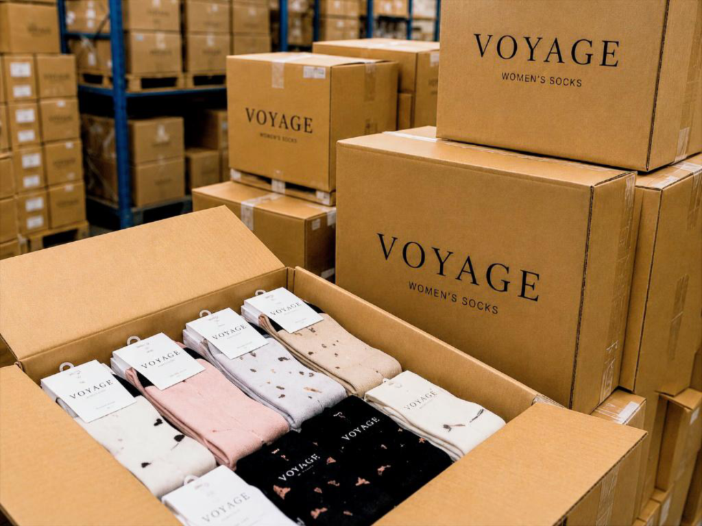 Коробка з жіночими шкарпетками Voyage для гурту