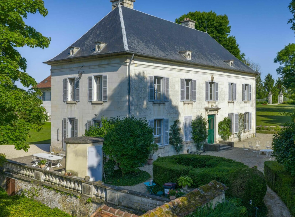 Maison 15 pièces 350 m², Saint-Parres-aux-Tertres