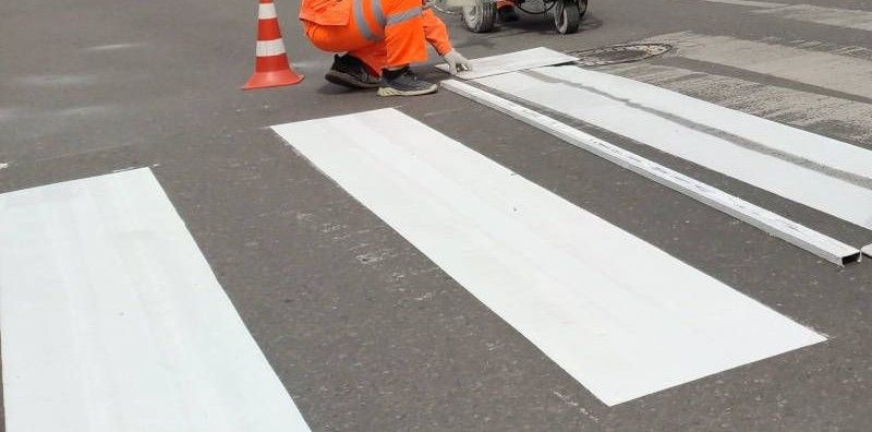 Фірми з Києва, Львова та Луцька погодилися виконувати дорожнє розмічування в Калуській громаді