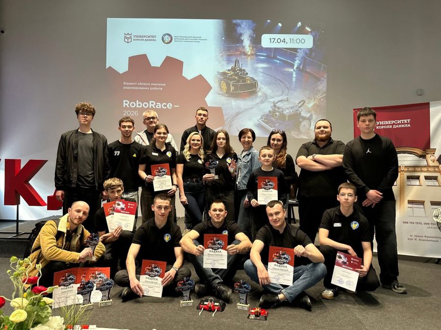Студенти Калуського політехнічного коледжу здобули перемогу на «Roborace 2026»
