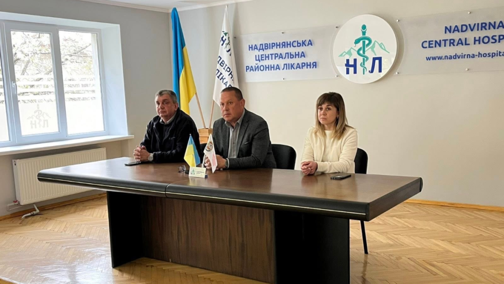 У Надвірнянській ЦРЛ призначили нового виконуючого обов’язки директора та заступницю з медичної частини