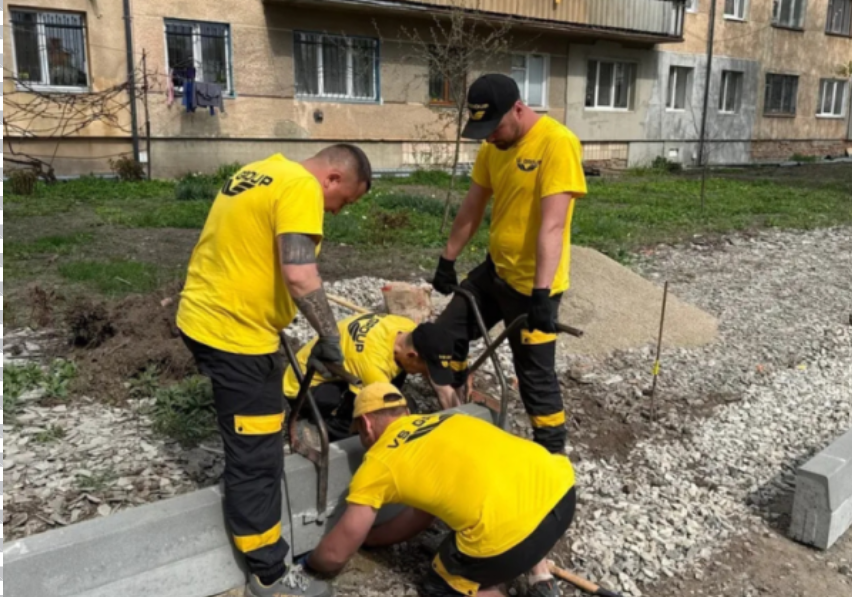 У Коломиї стартували роботи з ремонту доріжок на суму понад 4 мільйони гривень