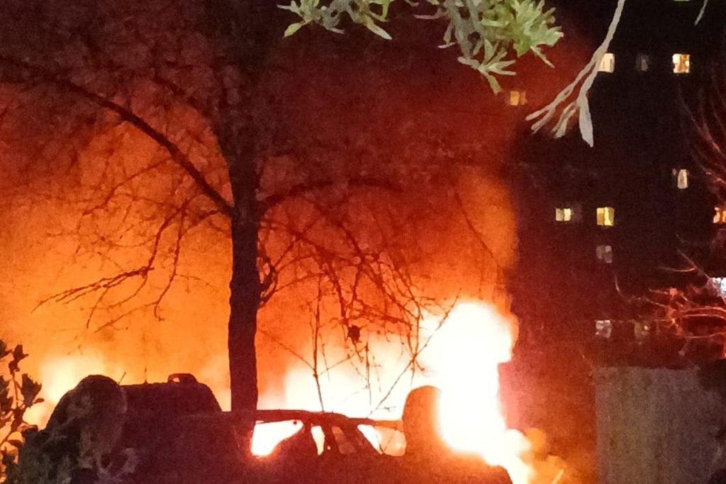 Росіяни здійснили масований обстріл Сум: дрони влучили в медичний заклад, є постраждалі