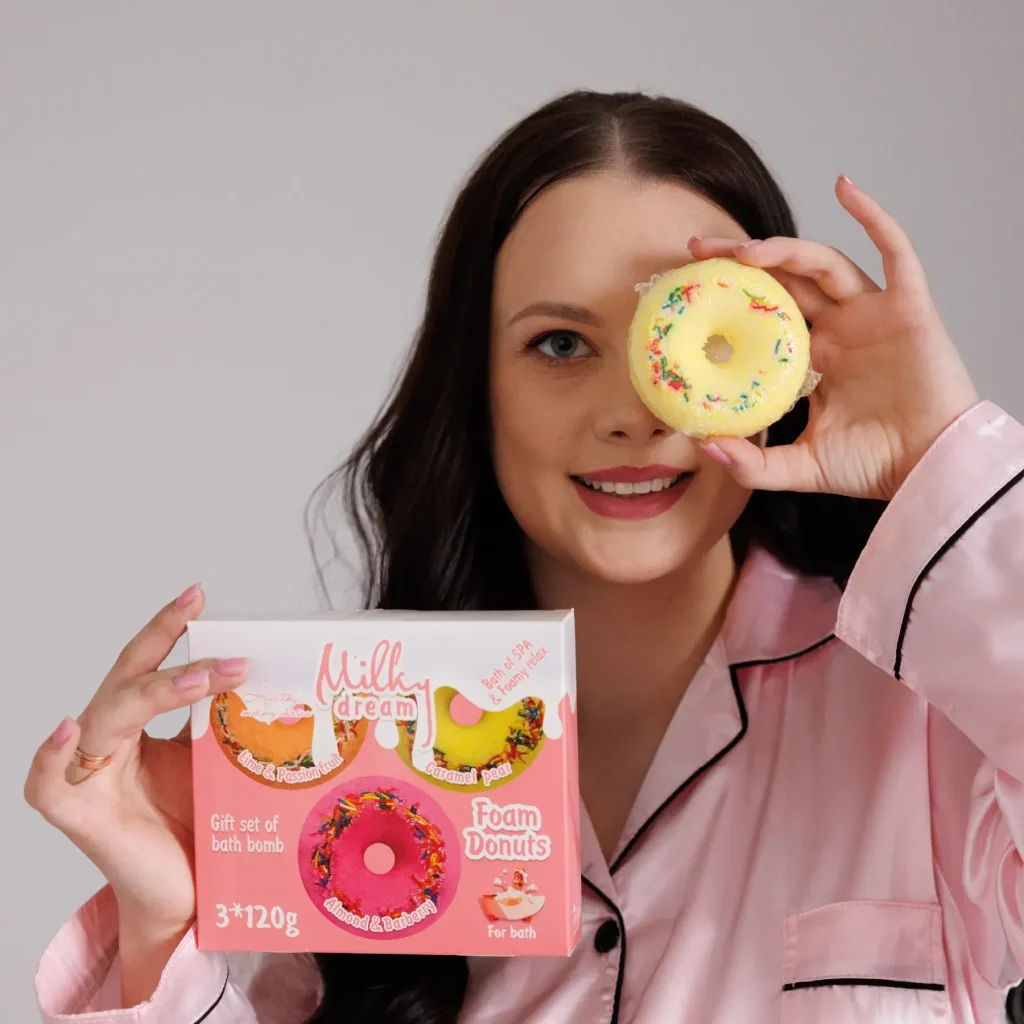 Подарунковий набір з шипучими засобами для ванн "Пінні Donuts" Milky Dream