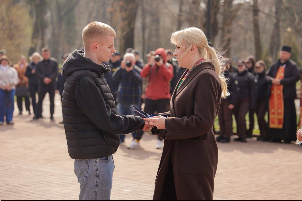 В Івано-Франківську вшанували полеглих захисників України та вручили державні нагороди їхнім родинам