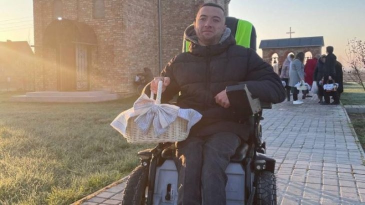 Роман Попович впав із інвалідного візка і отримав травму на дорозі в Івано-Франківській області