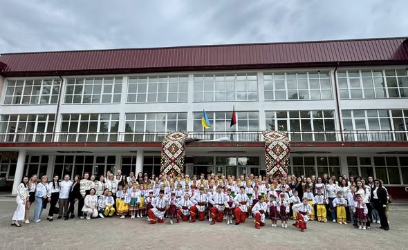 Як місто відзначило День вишиванки та початок ювілею знаменитого ансамблю