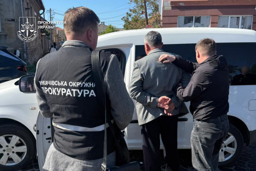 Системні «відкати» від підприємця: на Мукачівщині затримано сільського голову при отриманні хабара