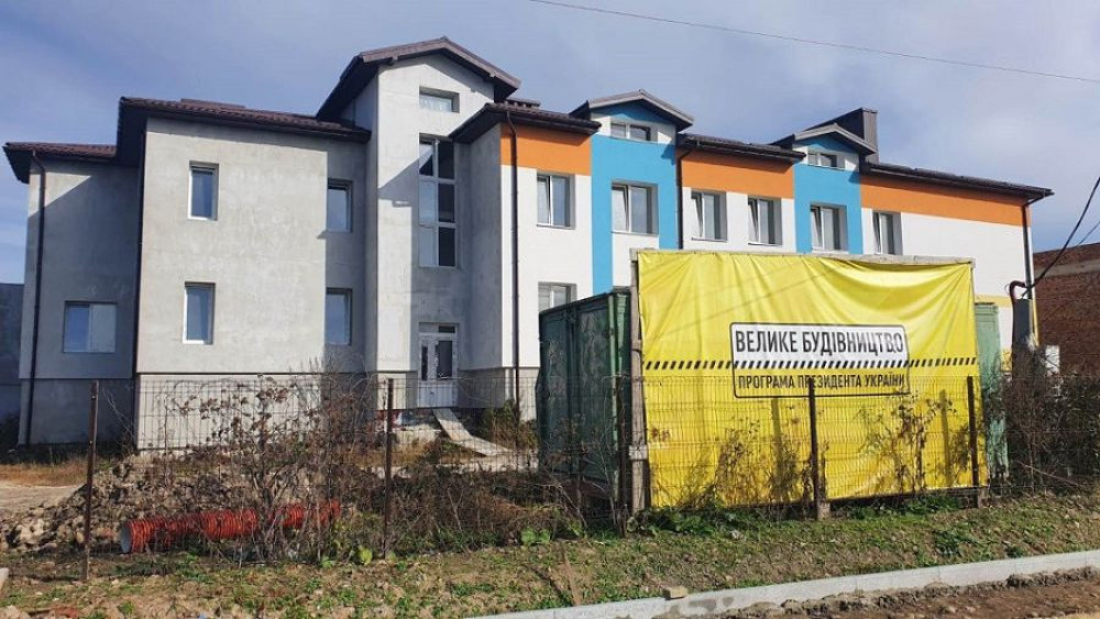 «Велике будівництво» школи в Чукалівці: колишній керівник обласного УКБ співпрацює зі слідством у справі про розкрадання 14,8 мільйона