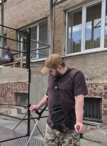 Безперешкодний шлях від ЦРЛ до зеленої зони у Калуші облаштували за підтримки благодійників