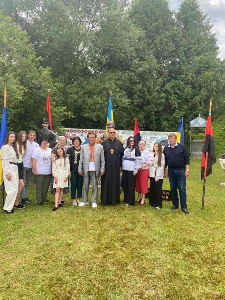 На Івано-Франківщині освячено пам’ятники повстанцю УПА та сучасному Герою