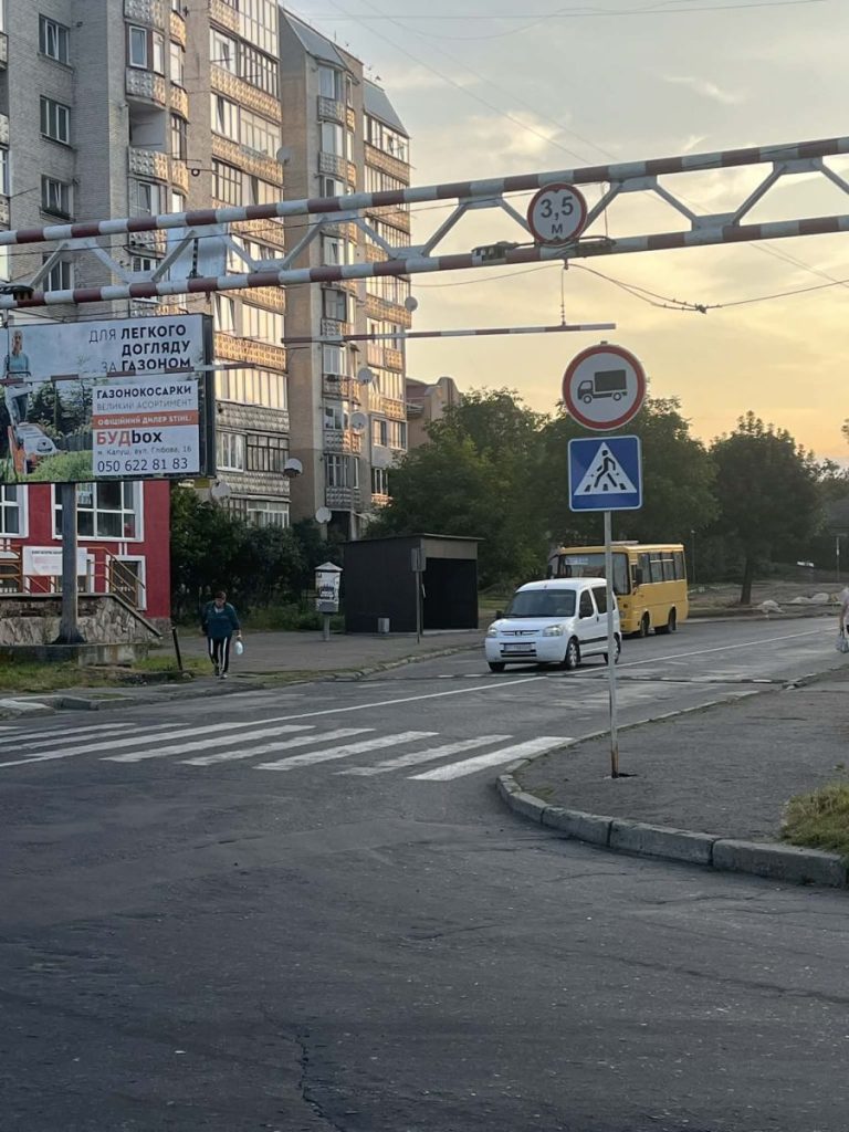 Вантажівкам заборонено пошкоджувати асфальт Калуша, рух лише об’їзною дорогою