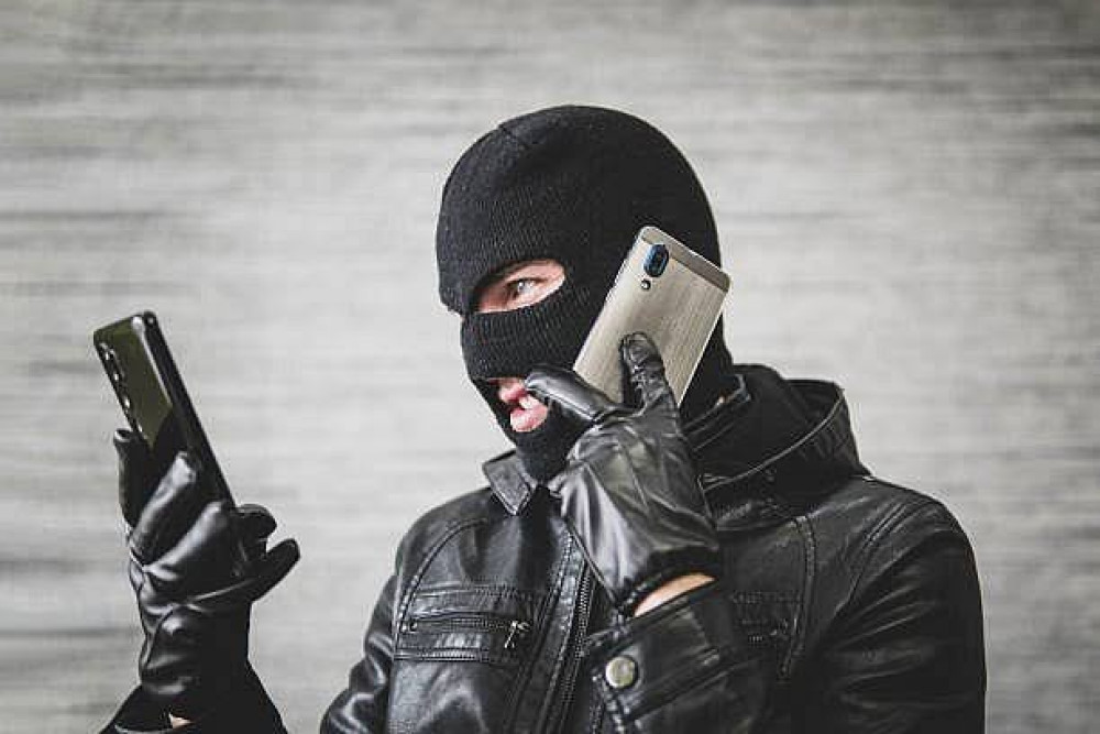 Злочинець обдурив жительку Яремчанщини на 75 тисяч гривень