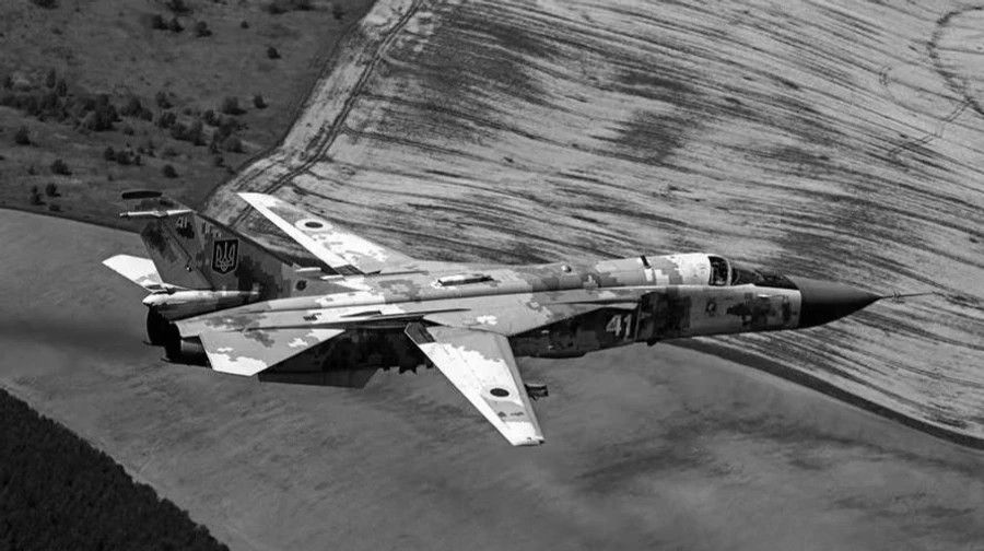 У Хмельницькій області розбився літак Су-24М, обидва пілоти загинули