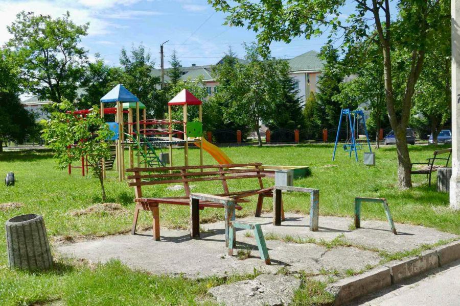 Комісія з озеленення знайшла численні недоліки в Калуші: від поламаних лавок до відкритих колодязів