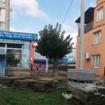 Суд дозволив підприємцю з Калуша розширити магазин попри протести мешканців