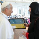 Борець із Гошева вручив Папі Леву XIV прапор та хрест, що були заховані у його бронежилеті