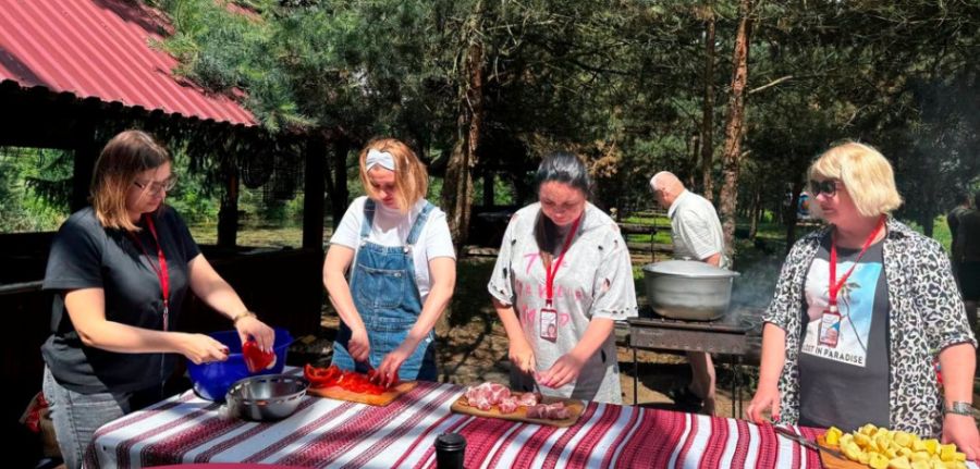 «Чисті серця» організували майстер-клас з приготування бограчу для поранених захисників
