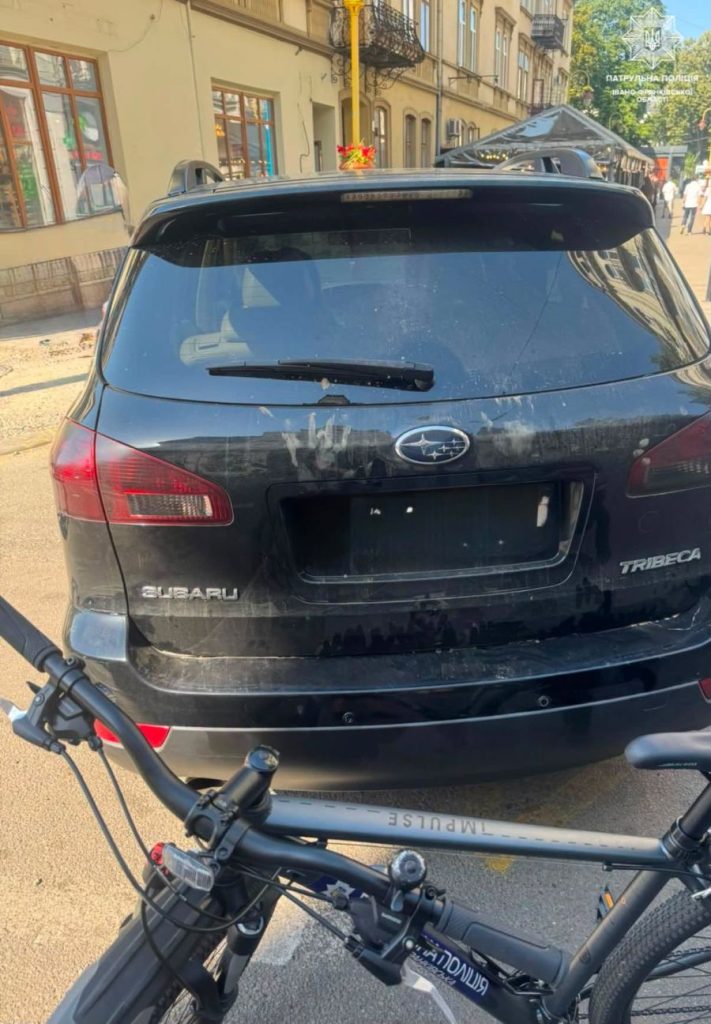 В Івано-Франківську затримали 22-річну кермувальницю Subaru без водійських прав
