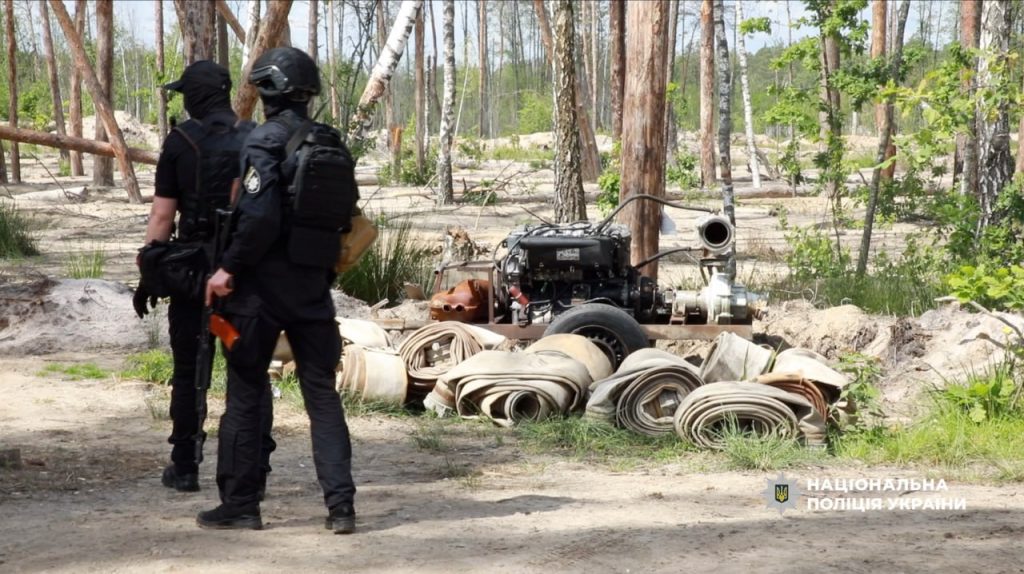 Під прикриттям дослідження надр незаконно добували бурштин: у Рівненській області розкрили велику аферу