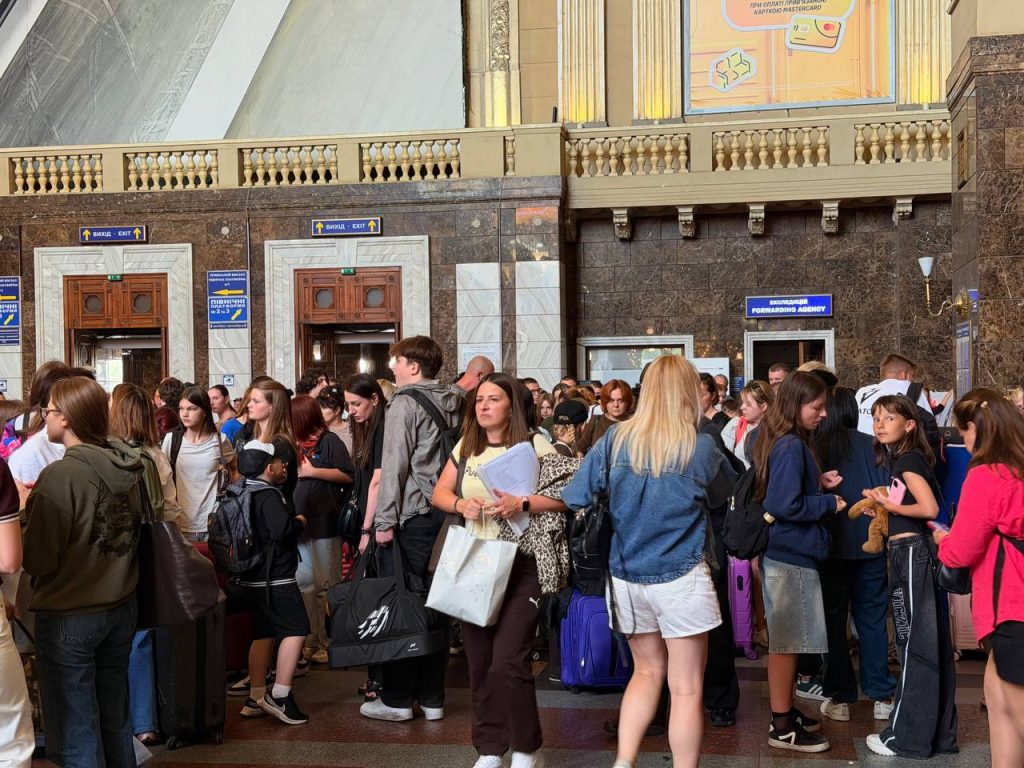 З Києва до Карпат вирушила перша група дітей у рамках проєкту «Літо без війни»