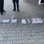 На Закарпатті прикордонники затримали бус, завантажений контрабандними сигаретами