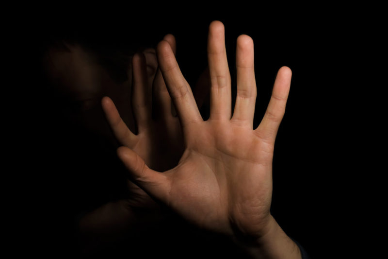 Конфлікт із використанням нецензурної лексики в магазині завершився бійкою: прикарпатку засудили до 200 годин виправних робіт