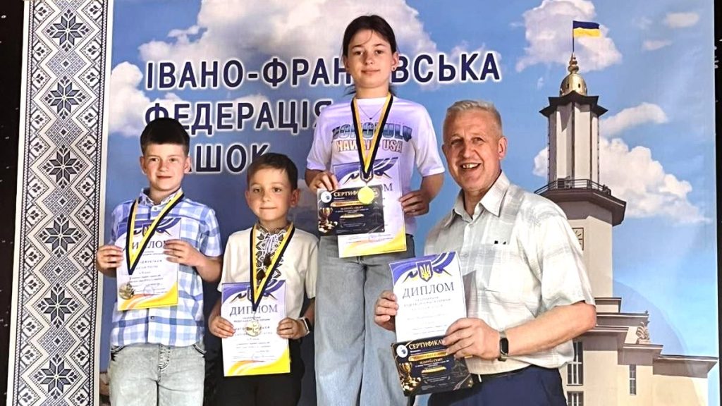Юні коломияни вибороли нагороди на турнірі з шашок