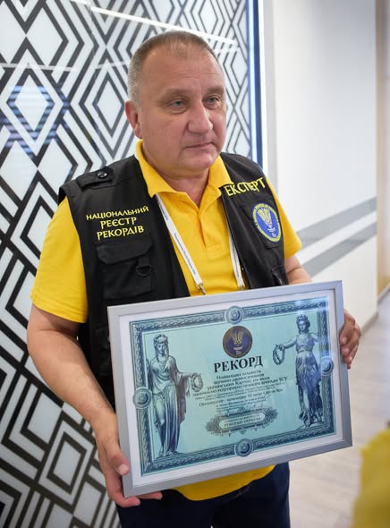 Військовослужбовці 42-ї окремої механізованої бригади разом із ветеранами встановили неповторний рекорд у Карпатах
