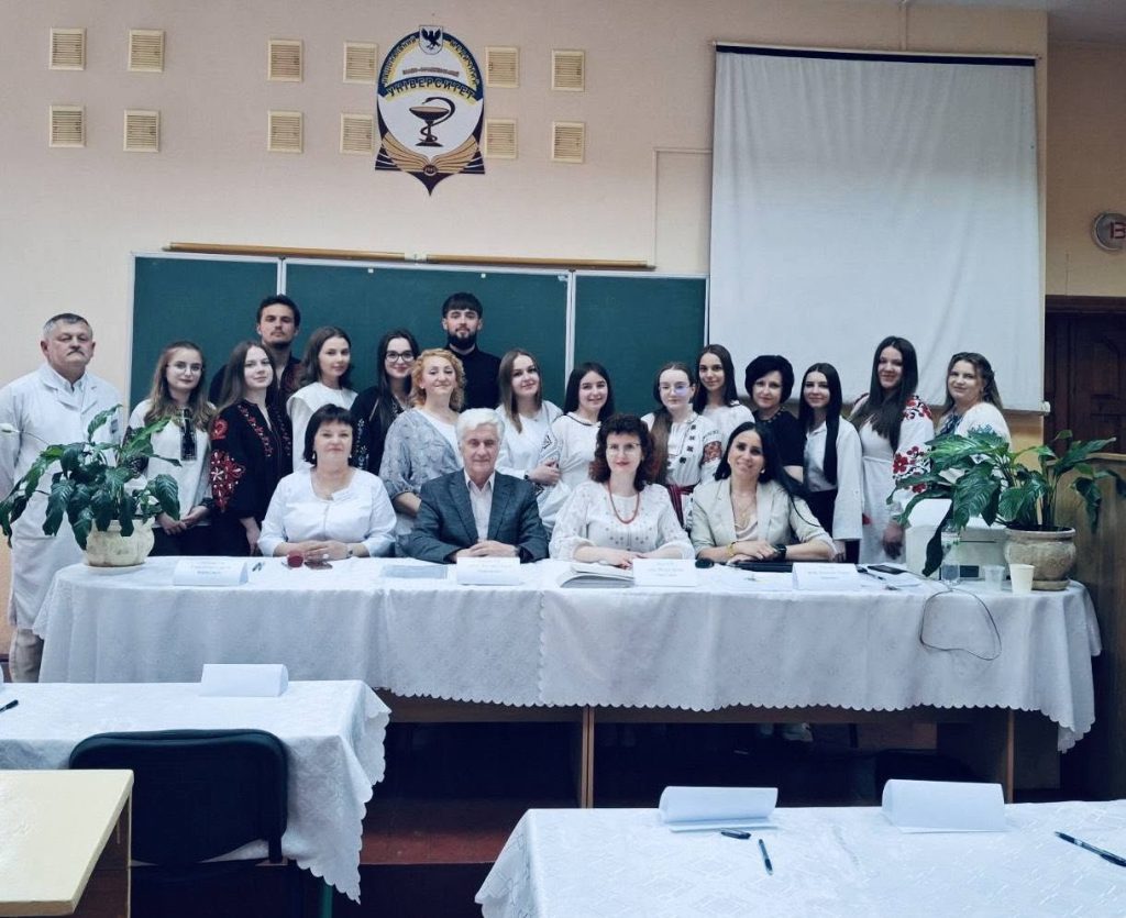Атестація випускників за освітньо-професійною програмою “Фармація, промислова фармація” завершилася захистом магістерських робіт