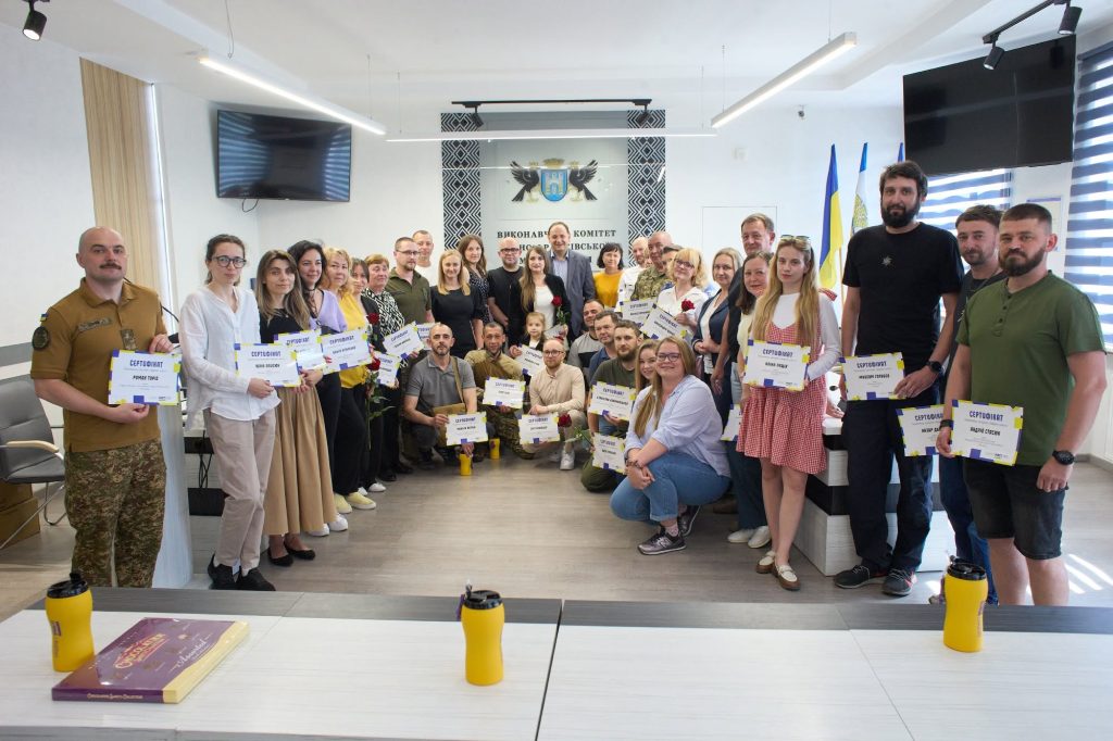 В Івано-Франківську нагородили переможців «Бюджету участі» у категорії «Допомога ЗСУ»