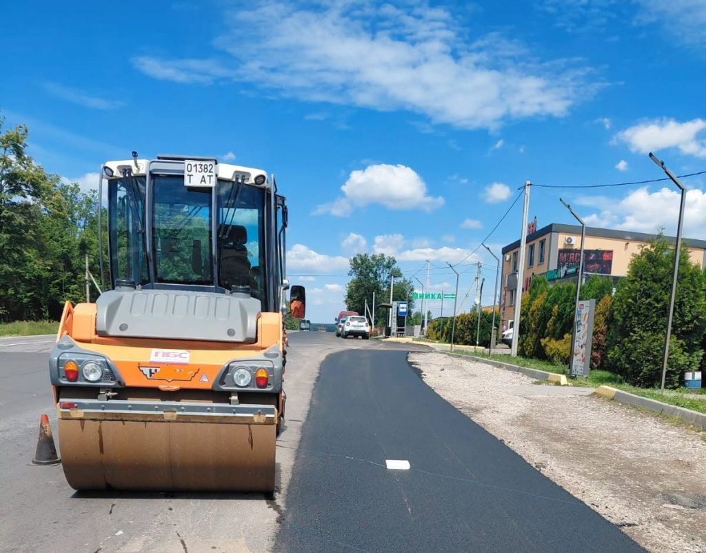 В Івано-Франківській області усунули більше 280 тисяч квадратних метрів пошкоджень дорожнього покриття