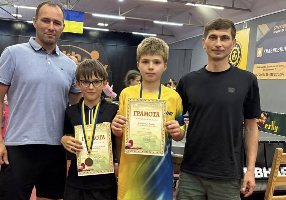 Молодий атлет з Прикарпаття здобув срібло на Чемпіонаті України з настільного тенісу