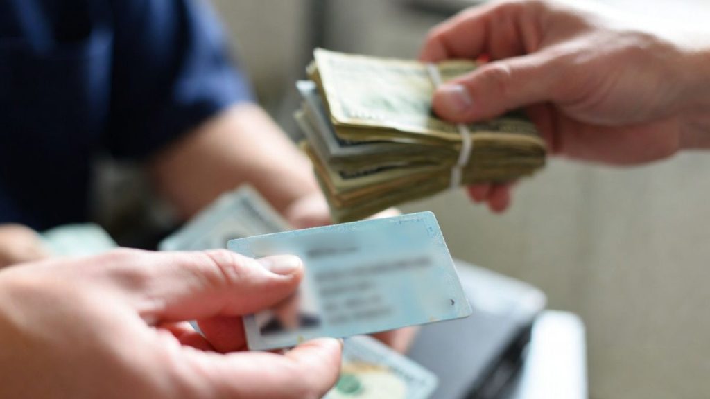 Чоловіка з Прикарпаття судитимуть за спробу ухилитися від мобілізації через фальшивий сан диякона