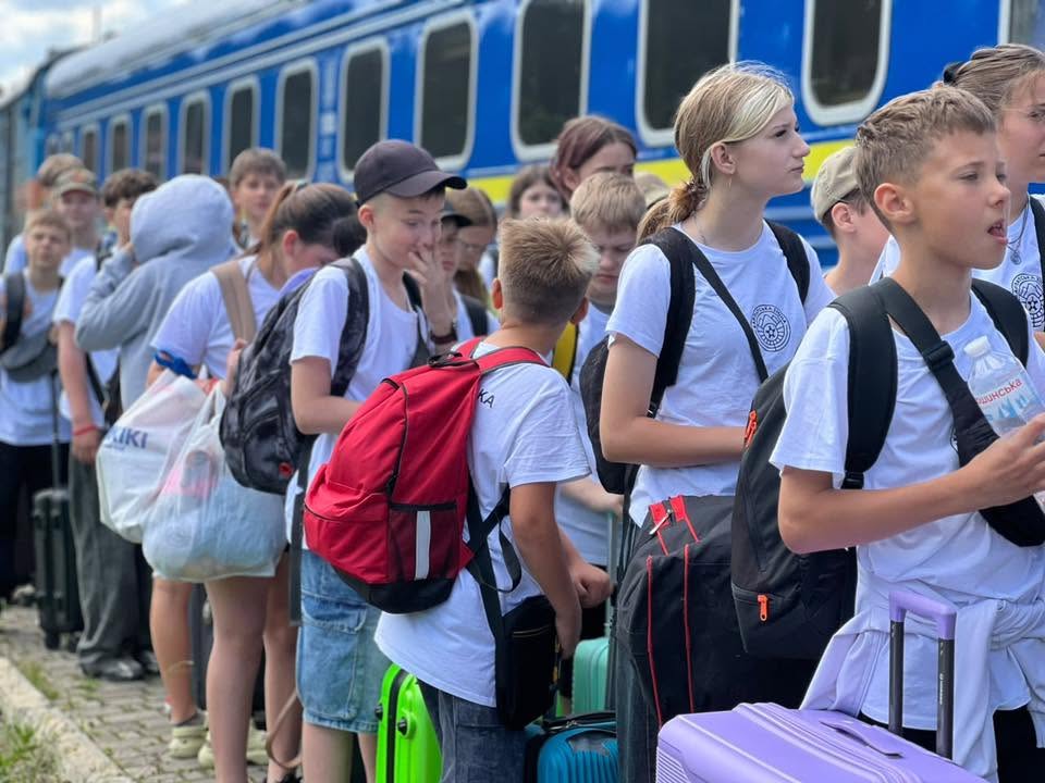 Ще 200 дітей військовослужбовців з Херсонської та Миколаївської областей