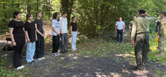 Юні пластуни з Бурштину відзначають свою першу річницю