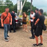 На Прикарпатті затримали трьох дилерів, які передавали психотропні речовини з рук в руки