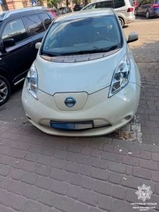 Поліцейські у Франківську затримали п’яного водія Nissan без прав, який керував зухвало