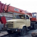 Суд наклав арешт на автокран через нещасний випадок з робітником у Мостищі