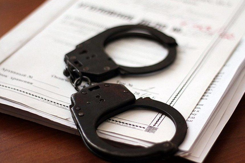 В Івано-Франківській області чиновниця лікарні незаконно видала ліфтерям і водіям надбавки за COVID у розмірі 300%