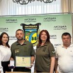 Віталія Базіва зі Старого Лисця нагородили двома державними відзнаками за відвагу та військову службу