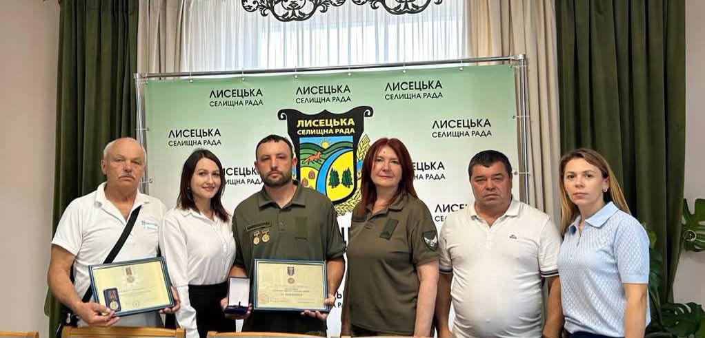 Віталія Базіва зі Старого Лисця нагородили двома державними відзнаками за відвагу та військову службу