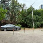 В Івано-Франківську встановили нові бар’єрні стовпці для впорядкування паркування