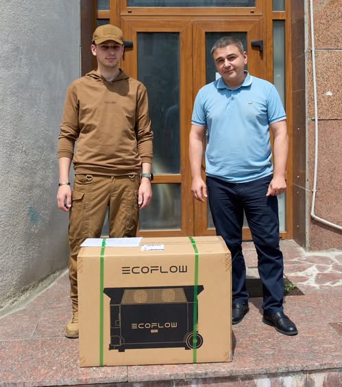 Івано-Франківська громада передала зарядний пристрій EcoFlow воїнам 42-ї окремої механізованої бригади (42 ОМБр)