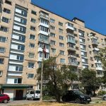 В Івано-Франківську оновлять вікна у 28 під’їздах будинків, де мешкають сім’ї військовослужбовців