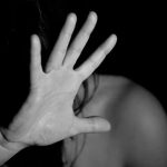 Іноземця після трирічних розшуків депортували в Україну для суду за зґвалтування 13-річної дівчинки