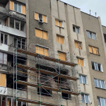 У Франківську розпочали ремонт будинків на Коновальця, пошкоджених внаслідок ворожого обстрілу
