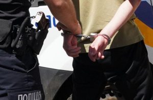 Залили газом поліцейського та пошкодили службове авто: у Франківську затримали одного з учасників інциденту