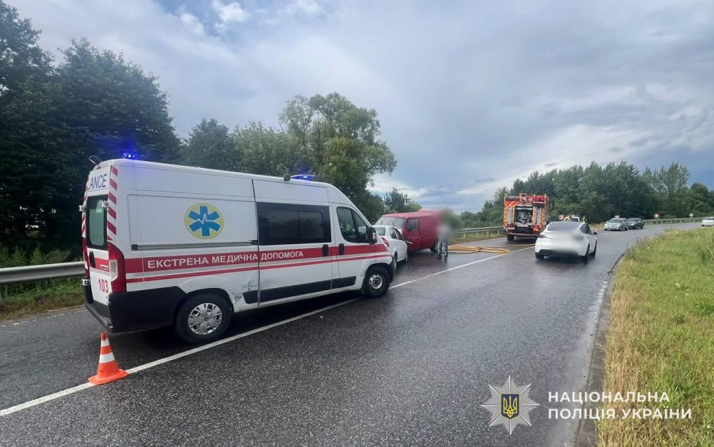 Жителька Франківської області загинула в аварії на Львівщині, двоє прикарпатців перебувають у лікарні