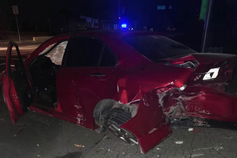У Франківську автівка зіткнулася з іншою, що в’їхала у кіоск
